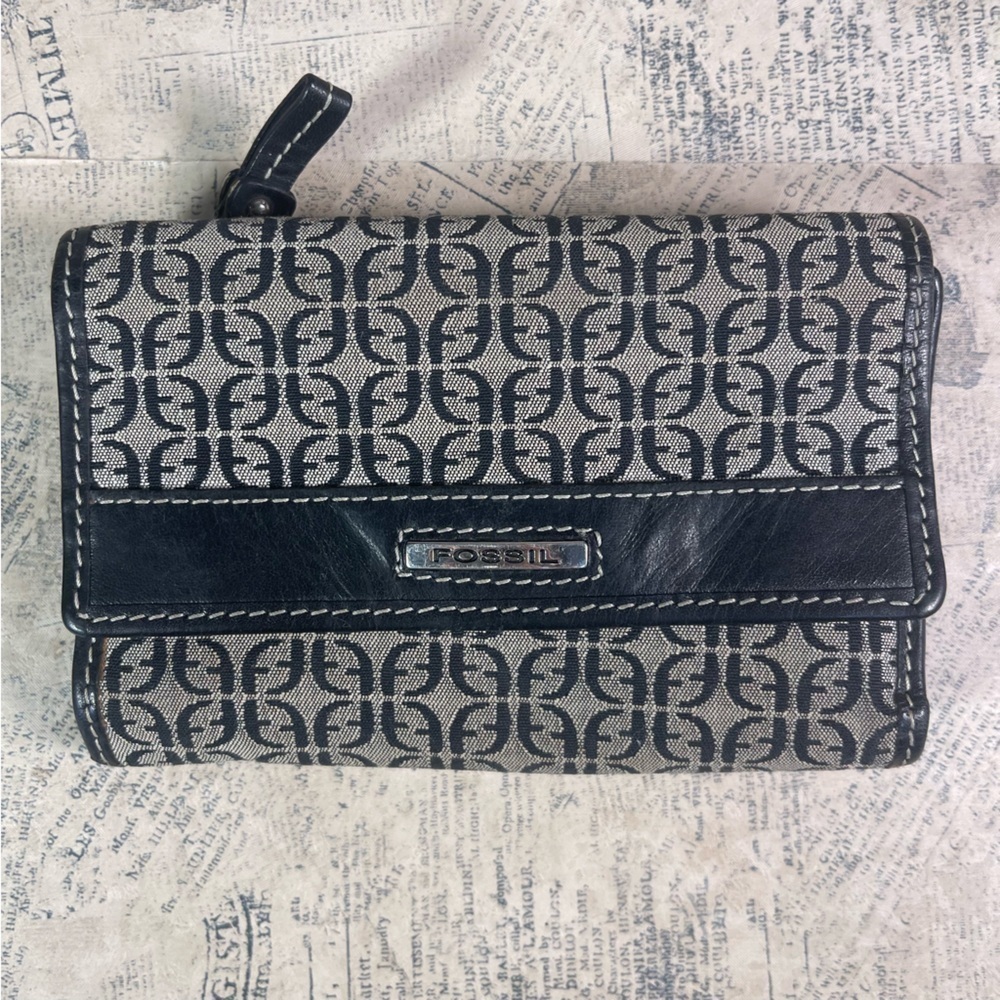 Fossil Vintage Canvas Monogram Brown Leather Trifold Wallet Organizer